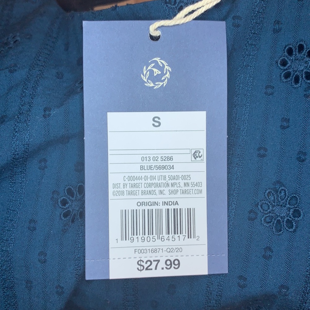 Universal Thread 3/4 Puff Sleeve Eyelet Blouse - Picture 5 of 6